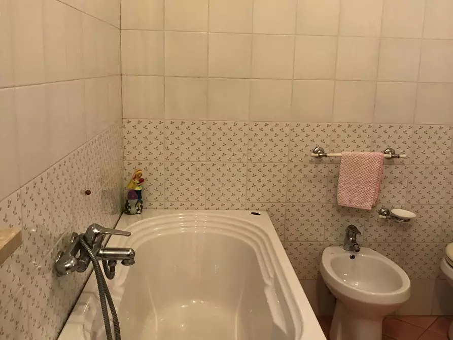 Immagine 25 di Appartamento in vendita  a Poggibonsi