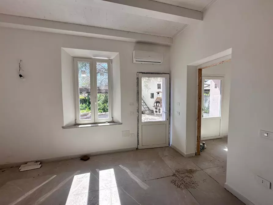 Immagine 5 di Villa in vendita  a Pisa