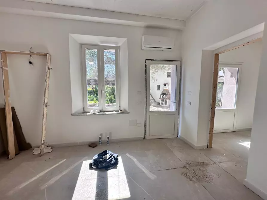 Immagine 11 di Villa in vendita  a Pisa