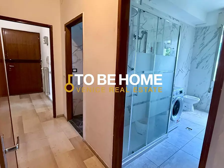 Immagine 11 di Appartamento in vendita  a Venezia