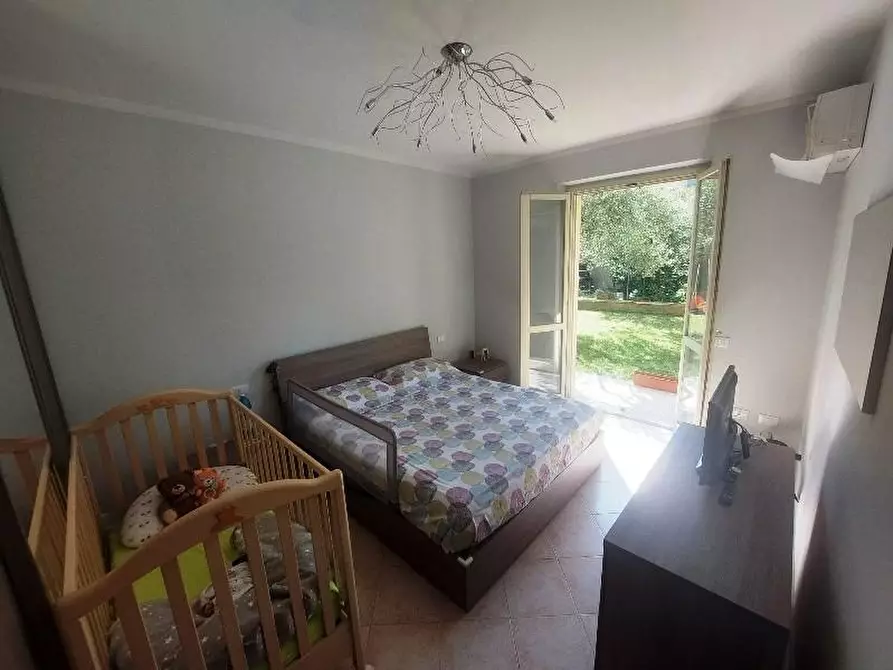 Immagine 10 di Appartamento in vendita  a Massa