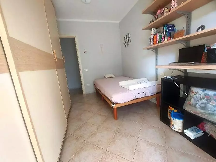 Immagine 11 di Appartamento in vendita  a Massa