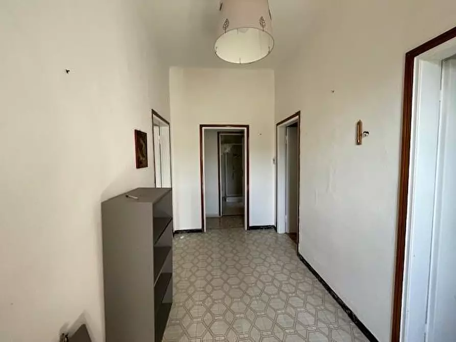Immagine 3 di Villa in vendita  a Vecchiano