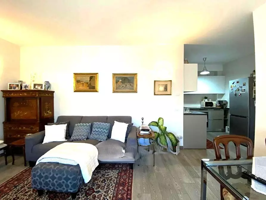 Immagine 2 di Appartamento in vendita  a Massa