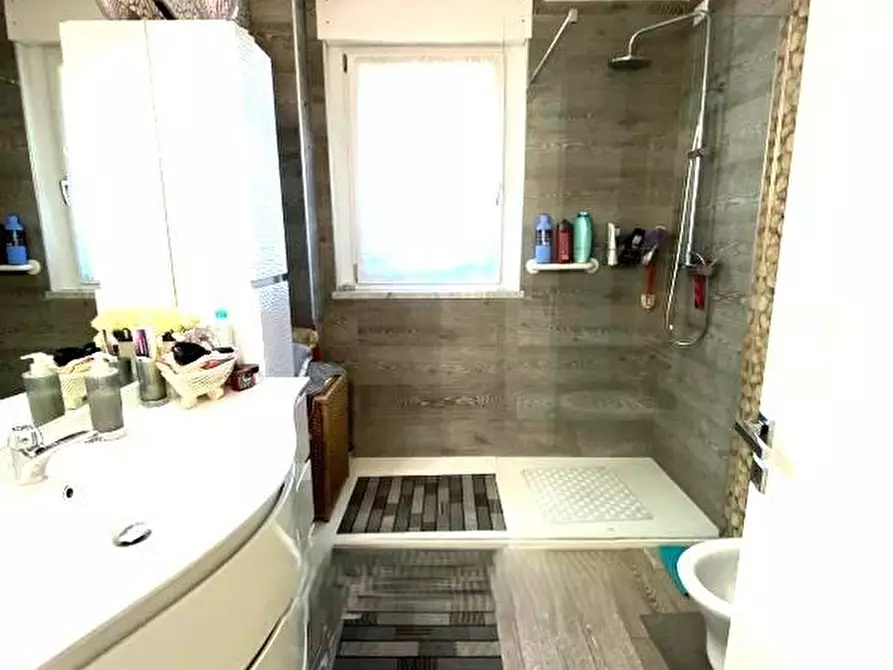 Immagine 3 di Appartamento in vendita  a Massa