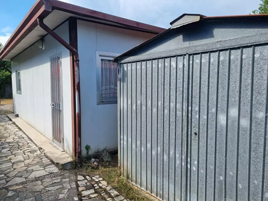 Immagine 2 di Casa indipendente in vendita  a Massa