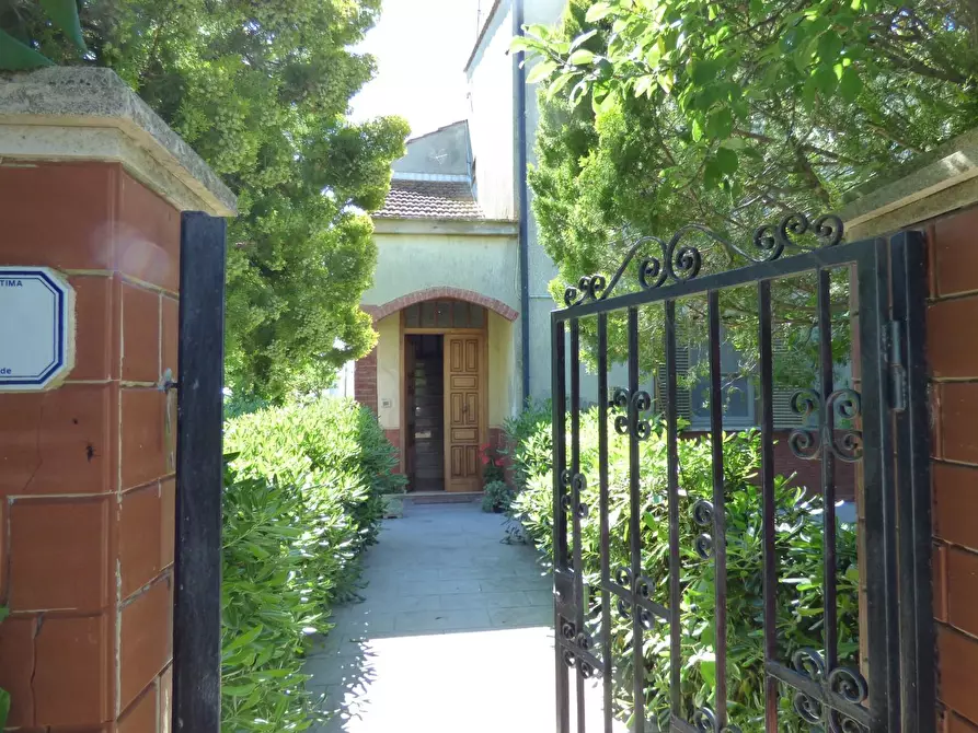 Immagine 3 di Casa colonica in vendita  a Campiglia Marittima