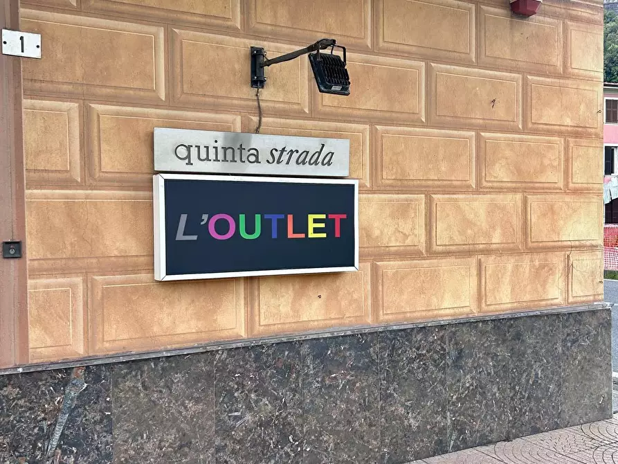 Immagine 9 di Locale commerciale in affitto  a Aulla