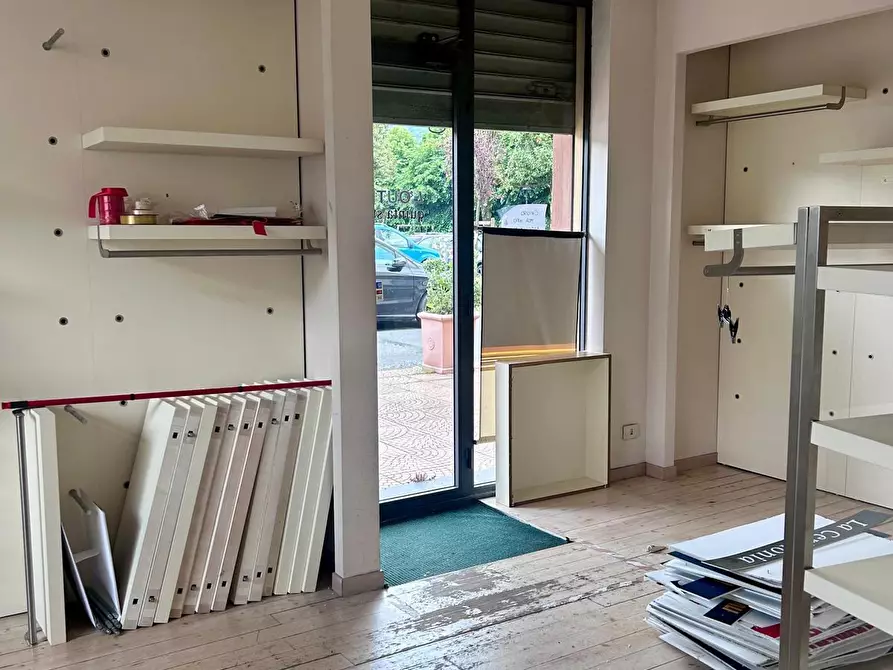 Immagine 8 di Locale commerciale in affitto  a Aulla