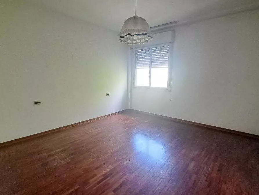 Immagine 15 di Appartamento in vendita  a Pontedera