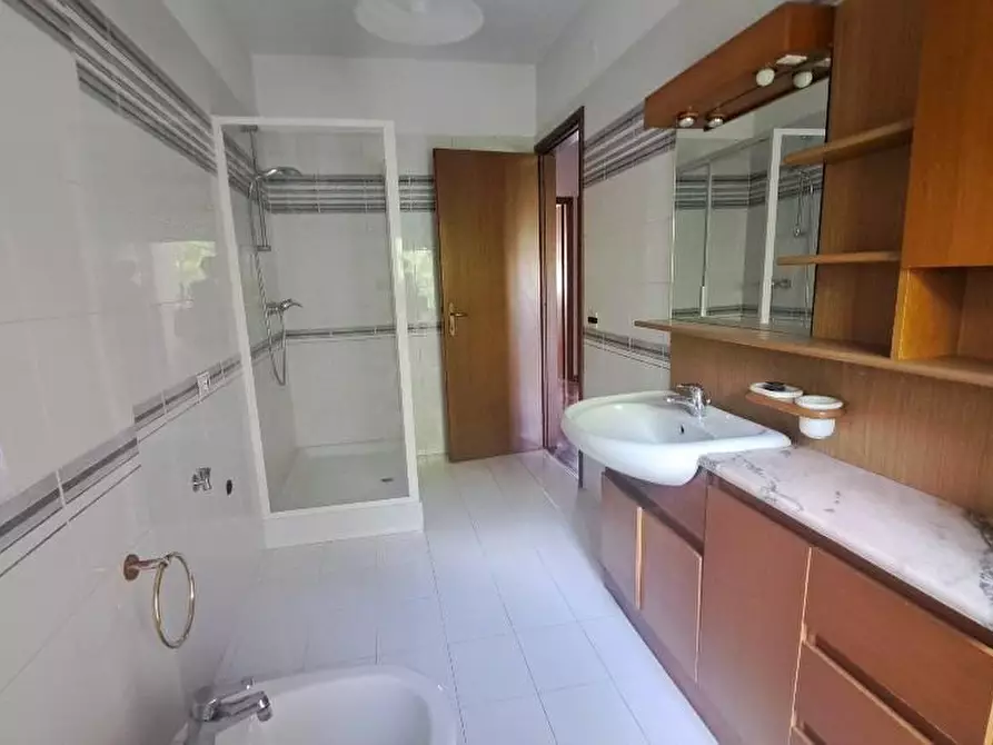 Immagine 21 di Appartamento in vendita  a Pontedera