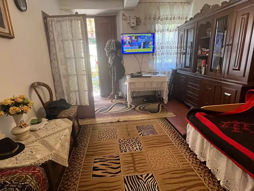 Immagine 9 di Casa colonica in vendita  a Capannori