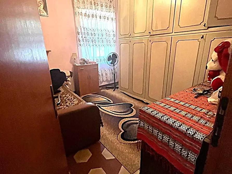 Immagine 10 di Casa colonica in vendita  a Capannori