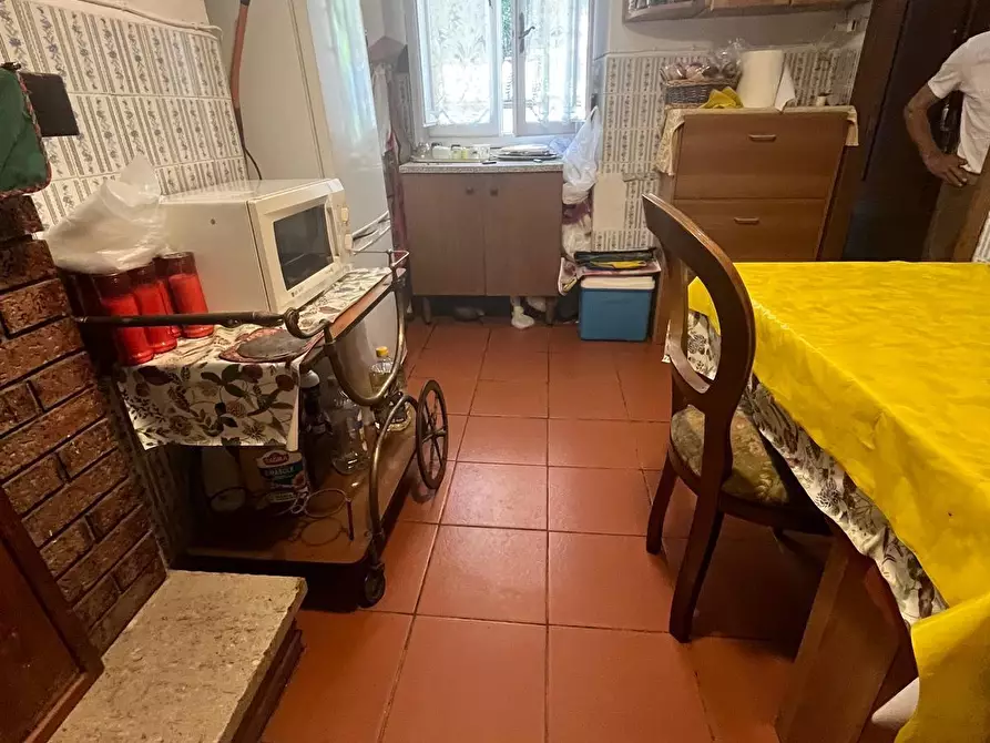 Immagine 3 di Casa colonica in vendita  a Capannori