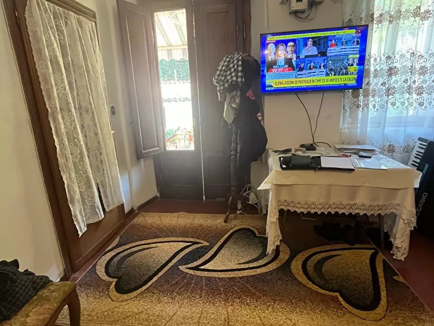 Immagine 12 di Casa colonica in vendita  a Capannori