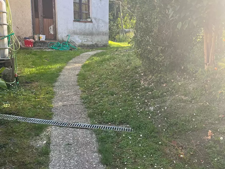 Immagine 16 di Casa colonica in vendita  a Capannori