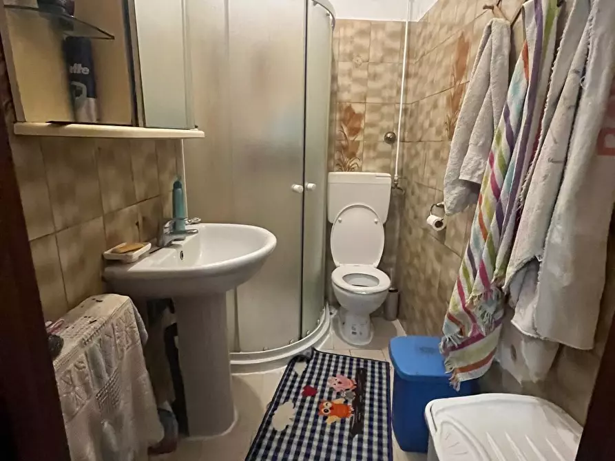 Immagine 13 di Casa colonica in vendita  a Capannori