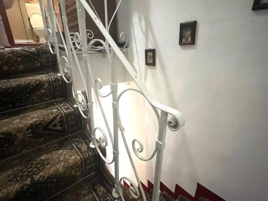 Immagine 7 di Casa colonica in vendita  a Capannori
