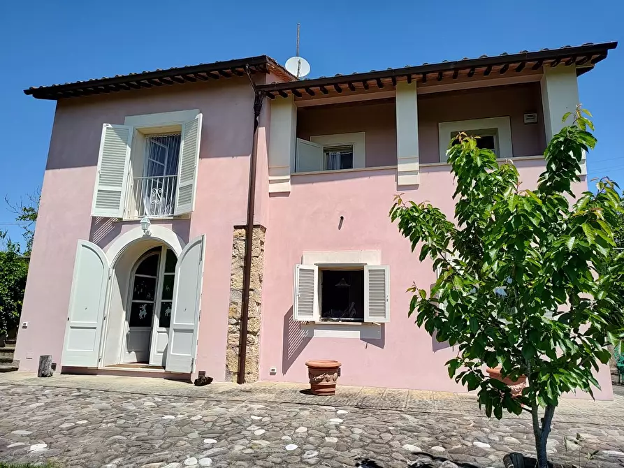 Immagine 23 di Villa in vendita  a Collesalvetti