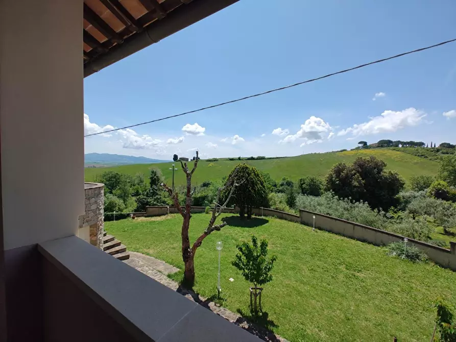 Immagine 17 di Villa in vendita  a Collesalvetti