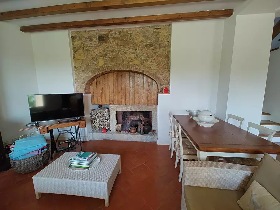 Immagine 3 di Villa in vendita  a Collesalvetti