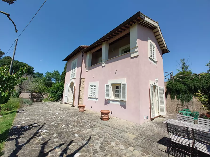 Immagine 32 di Villa in vendita  a Collesalvetti