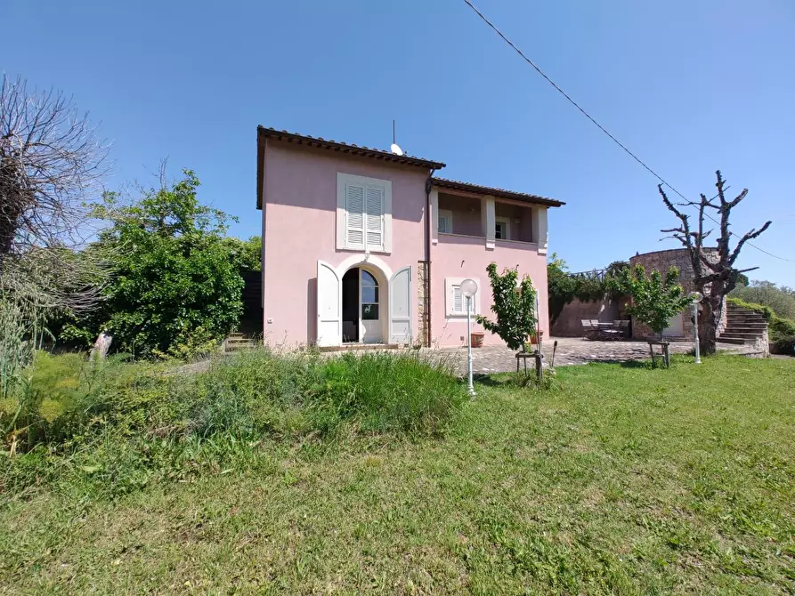 Immagine 26 di Villa in vendita  a Collesalvetti
