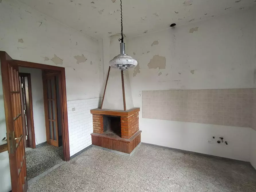 Immagine 10 di Casa bifamiliare in vendita  a Massa