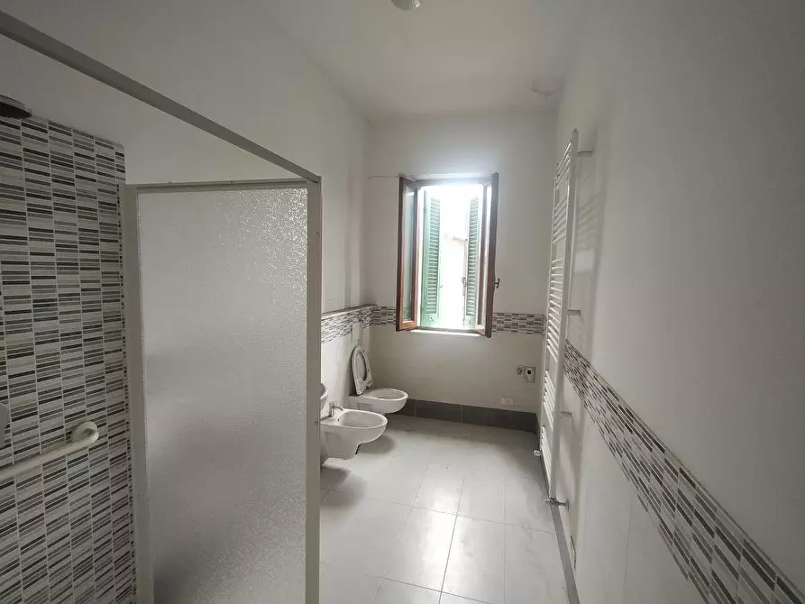 Immagine 6 di Casa bifamiliare in vendita  a Massa