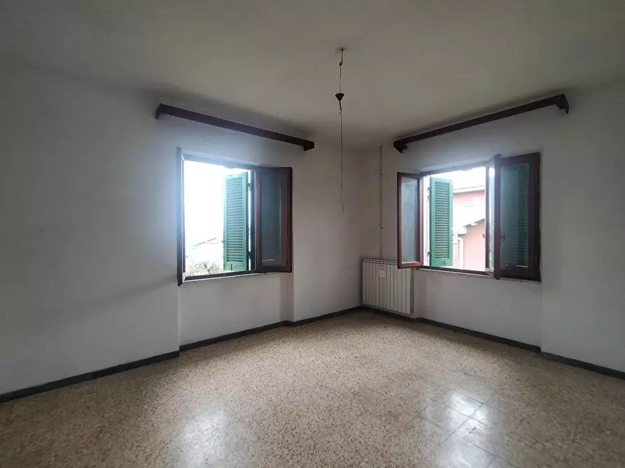 Immagine 11 di Casa bifamiliare in vendita  a Massa