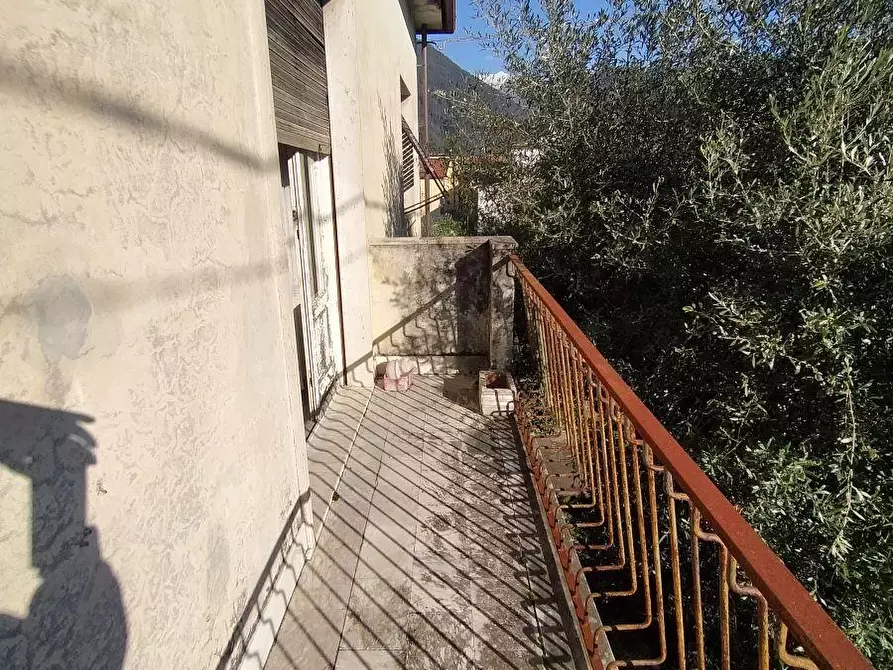 Immagine 10 di Porzione di casa in vendita  a Massa