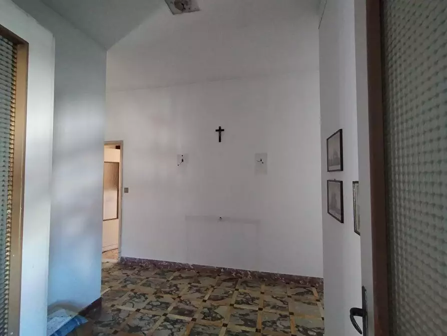 Immagine 4 di Porzione di casa in vendita  a Massa