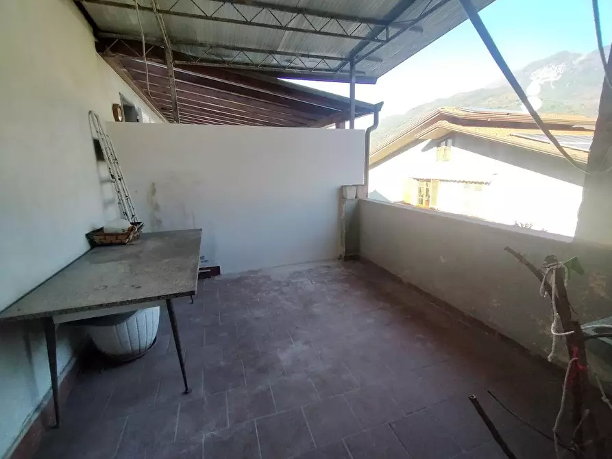 Immagine 27 di Porzione di casa in vendita  a Massa