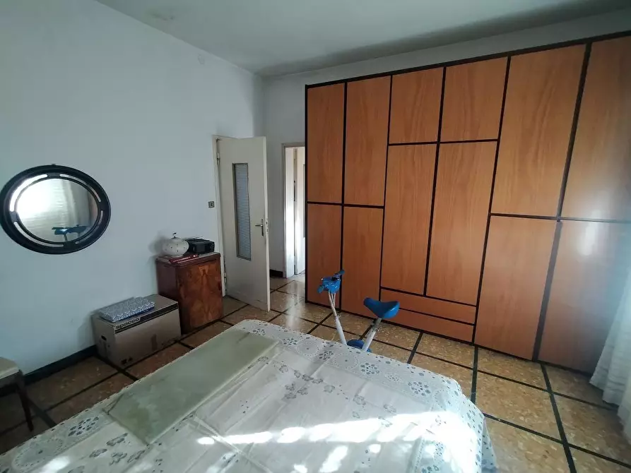 Immagine 20 di Porzione di casa in vendita  a Massa