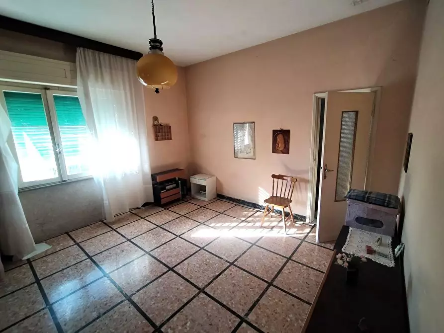 Immagine 15 di Porzione di casa in vendita  a Massa