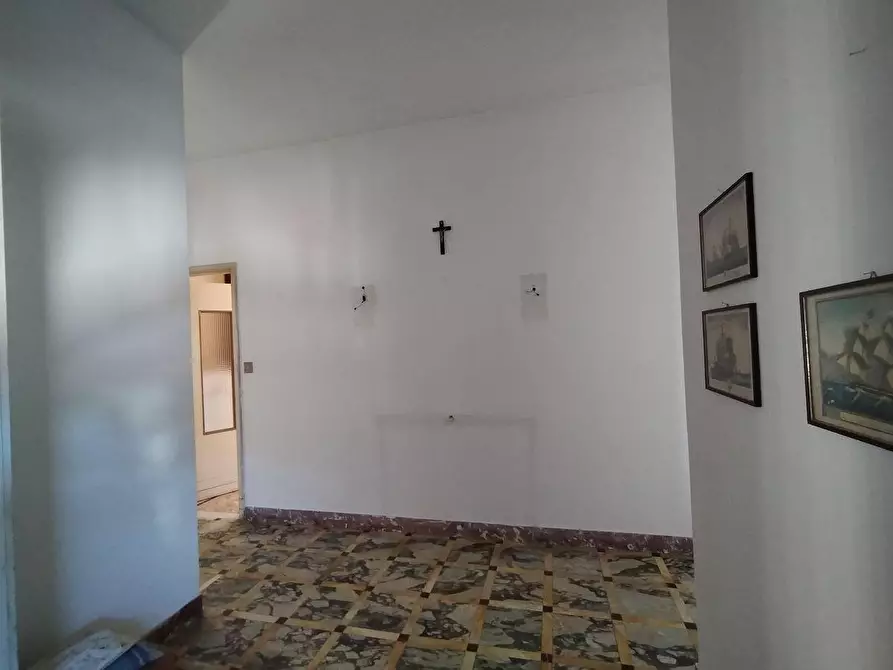 Immagine 3 di Porzione di casa in vendita  a Massa