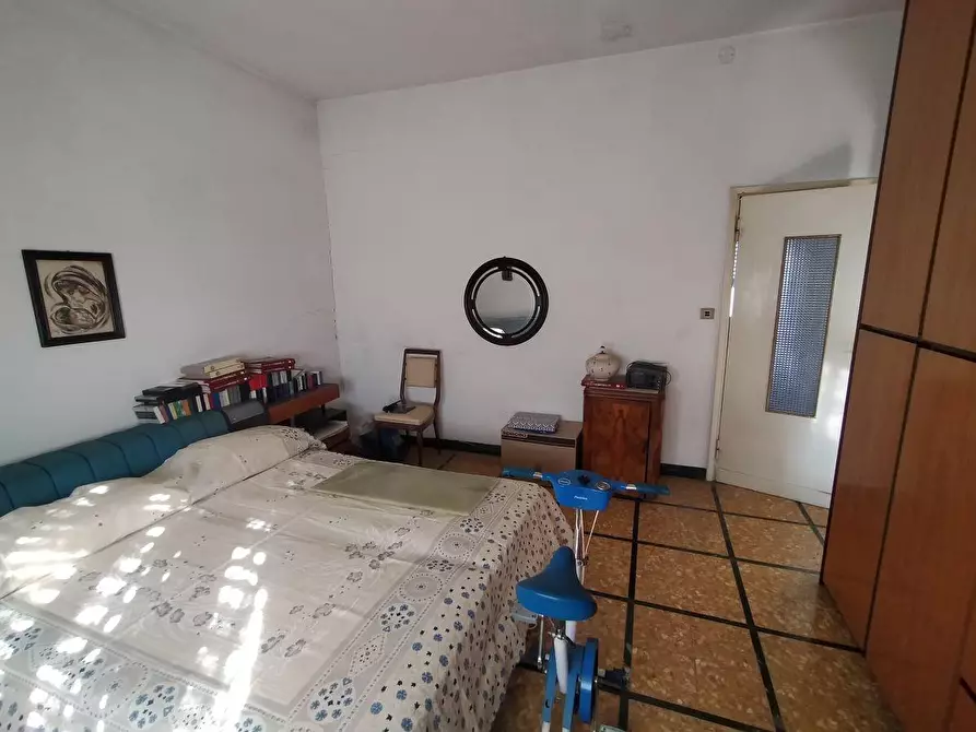 Immagine 16 di Porzione di casa in vendita  a Massa