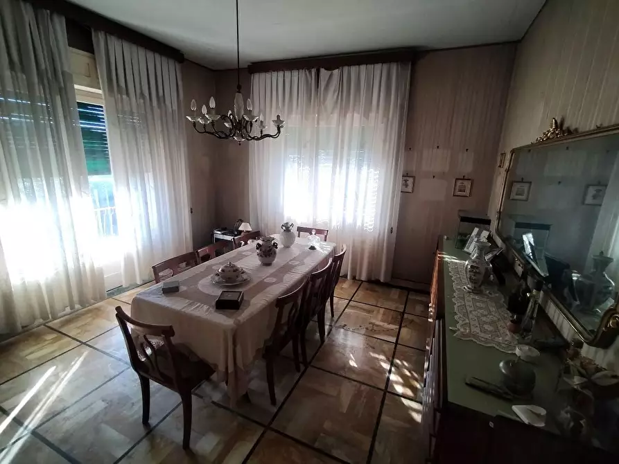 Immagine 9 di Porzione di casa in vendita  a Massa