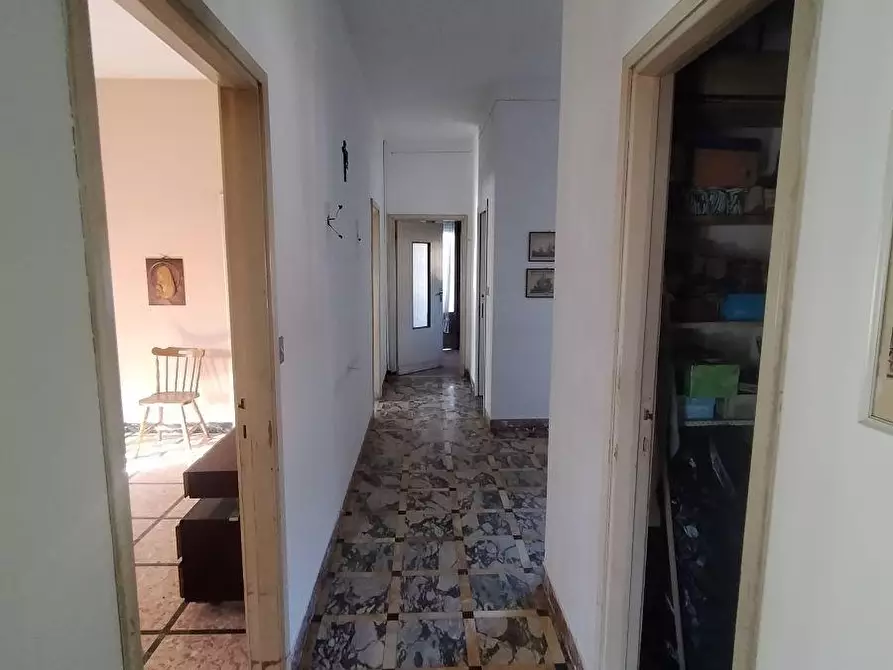 Immagine 14 di Porzione di casa in vendita  a Massa