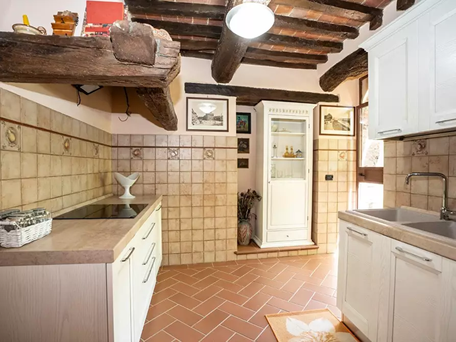 Immagine 30 di Casa colonica in vendita  a Sinalunga