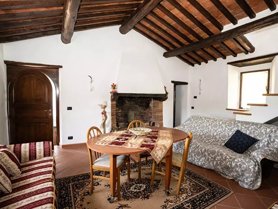 Immagine 33 di Casa colonica in vendita  a Sinalunga