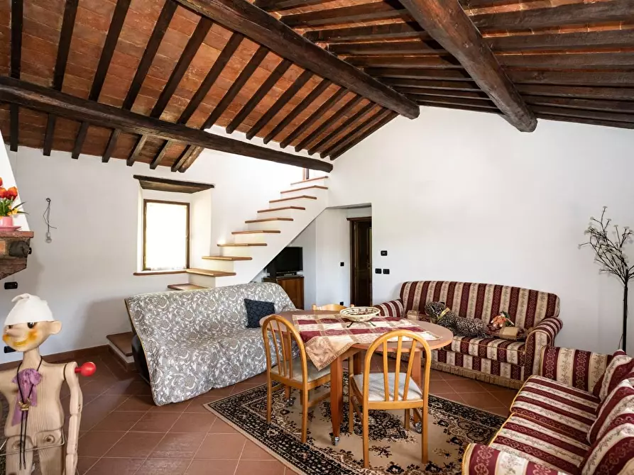 Immagine 35 di Casa colonica in vendita  a Sinalunga