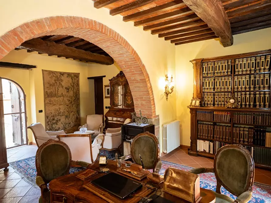 Immagine 23 di Casa colonica in vendita  a Sinalunga