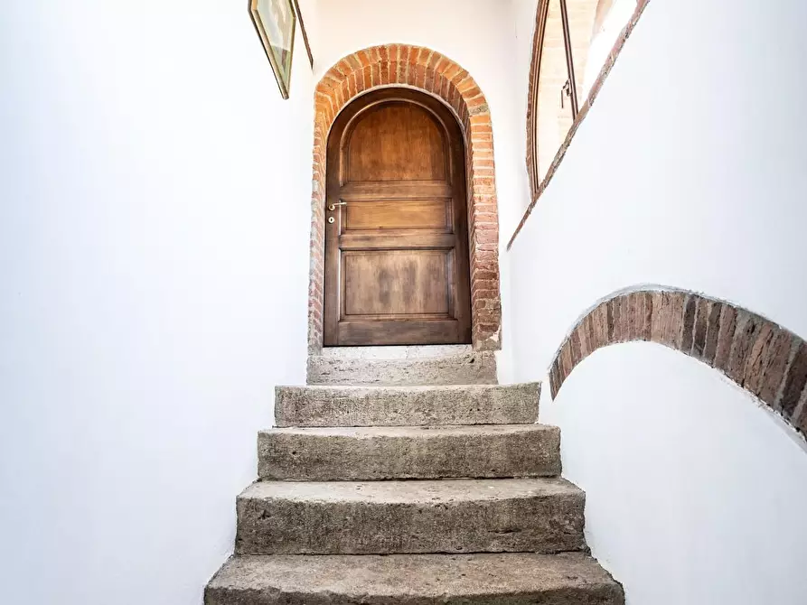 Immagine 32 di Casa colonica in vendita  a Sinalunga