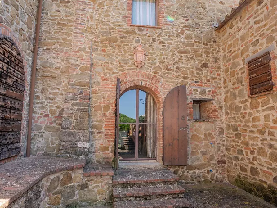 Immagine 10 di Casa colonica in vendita  a Sinalunga