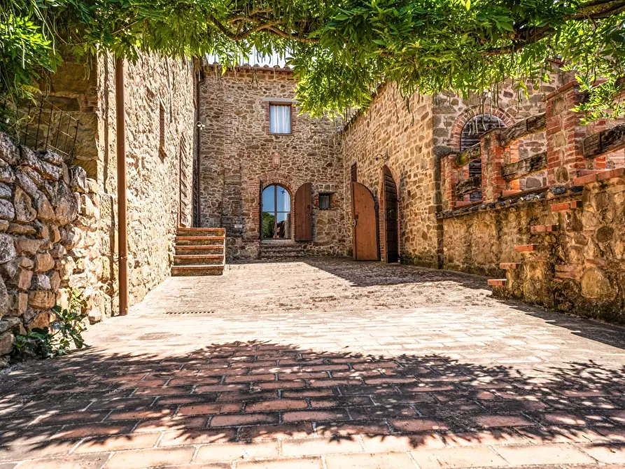 Immagine 7 di Casa colonica in vendita  a Sinalunga