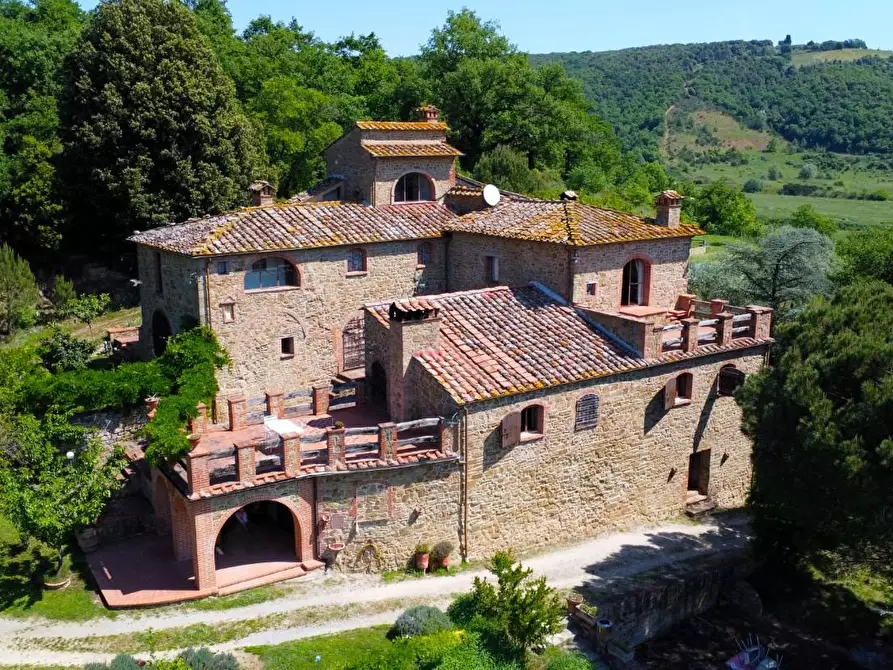 Immagine 1 di Casa colonica in vendita  a Sinalunga