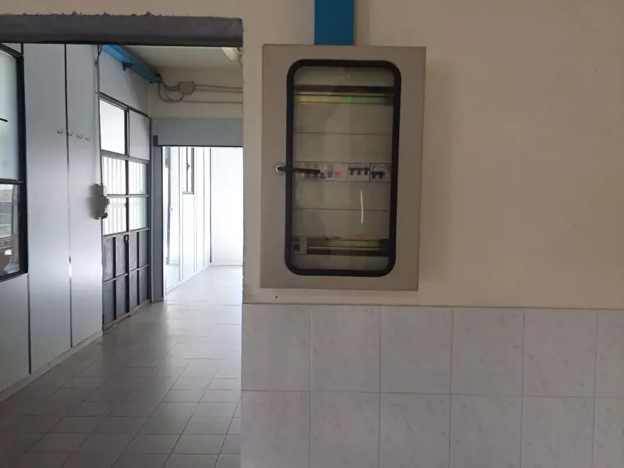 Immagine 4 di Laboratorio in affitto  a Lastra A Signa