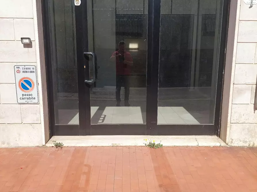 Immagine 13 di Laboratorio in affitto  a Lastra A Signa