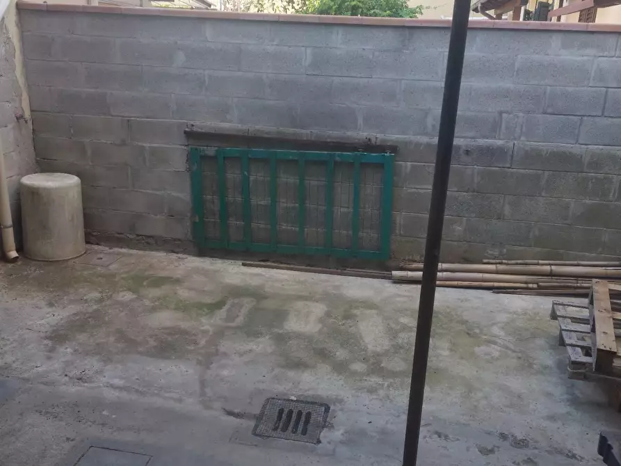 Immagine 3 di Laboratorio in affitto  a Lastra A Signa